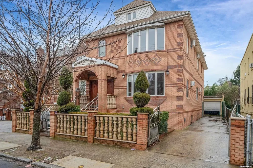 2133 E 17th Street Brooklyn NY 11229