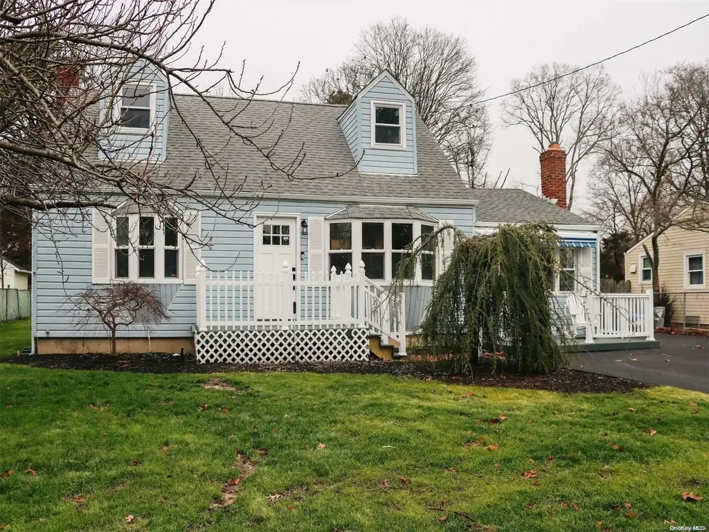 7 Bonnybill Drive Centereach NY 11720