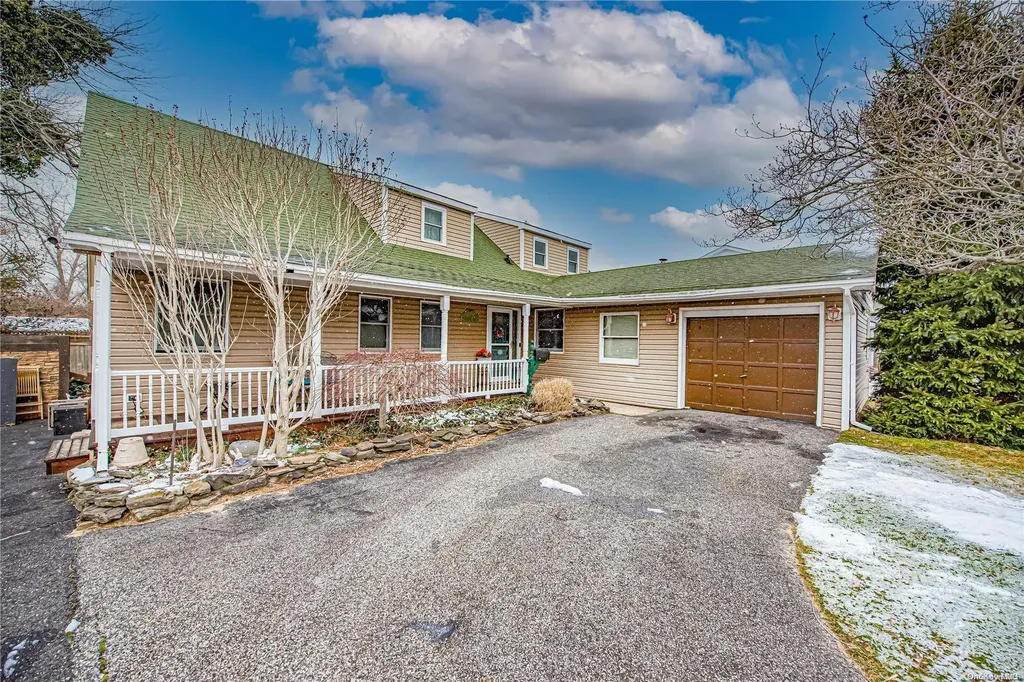 209 Sandpiper Lane West Babylon NY 11704