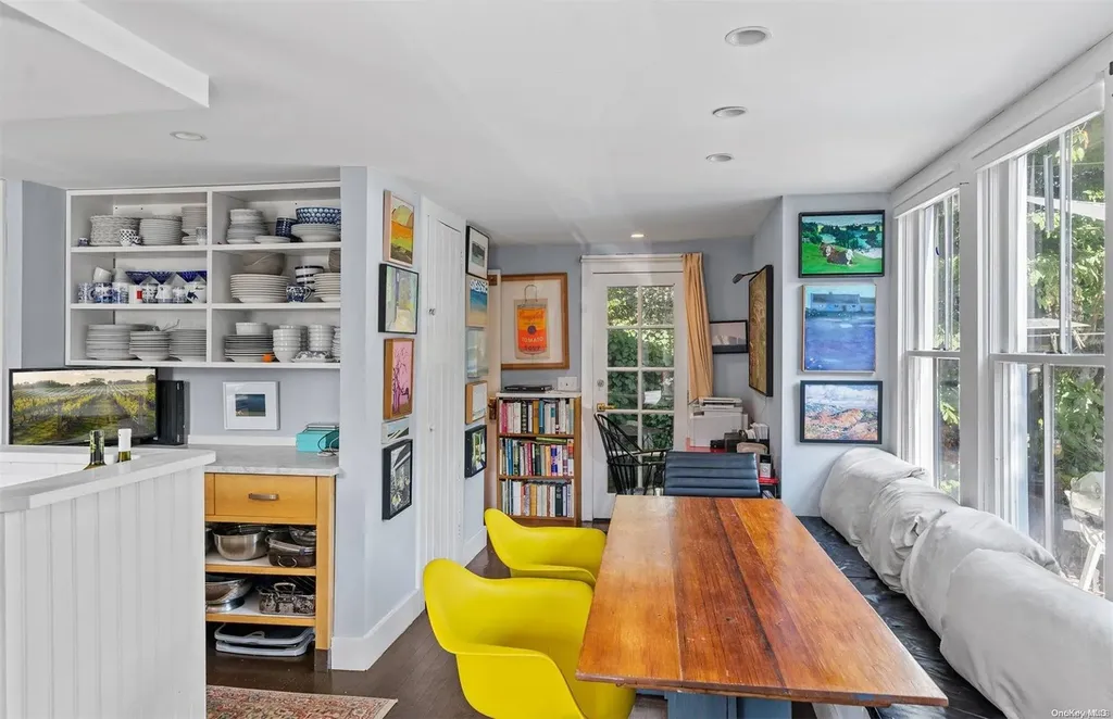 28 Bowden Square Southampton NY 11968