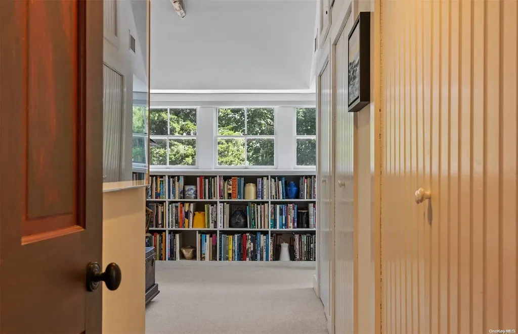 28 Bowden Square Southampton NY 11968