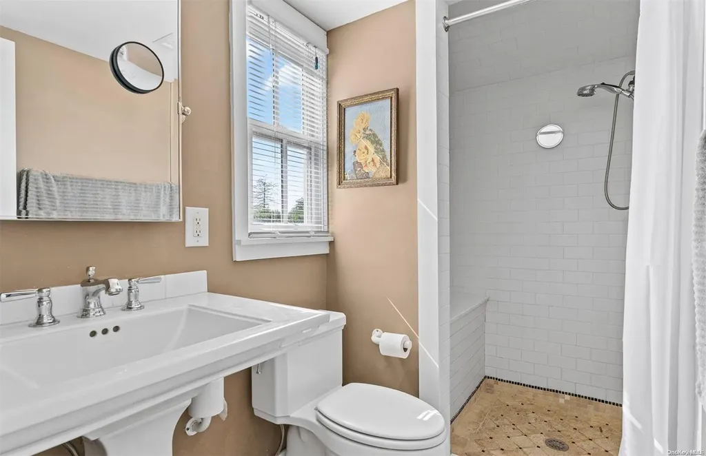 28 Bowden Square Southampton NY 11968