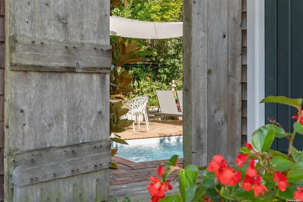 28 Bowden Square Southampton NY 11968