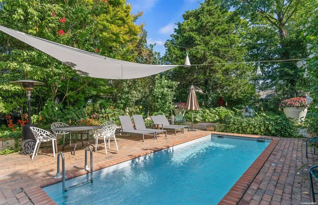 28 Bowden Square Southampton NY 11968