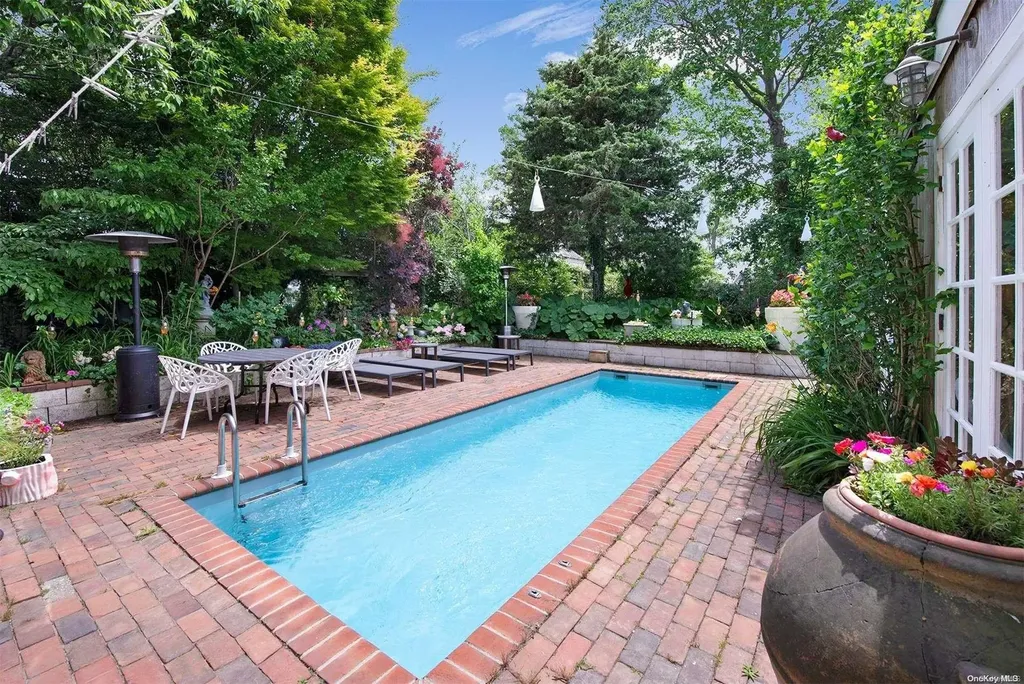 28 Bowden Square Southampton NY 11968