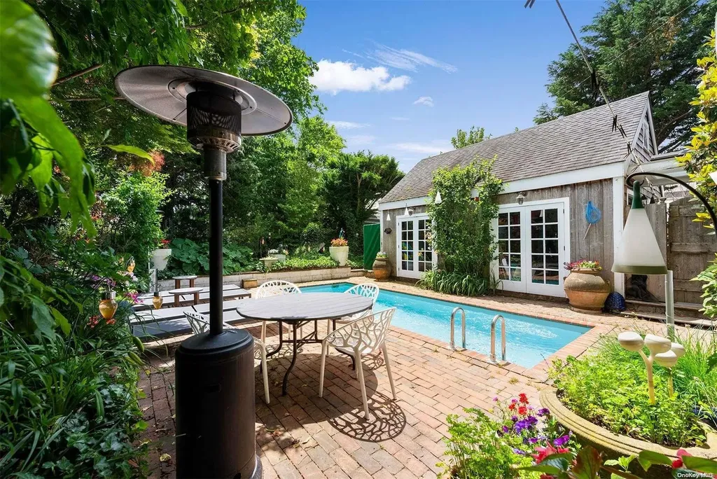 28 Bowden Square Southampton NY 11968