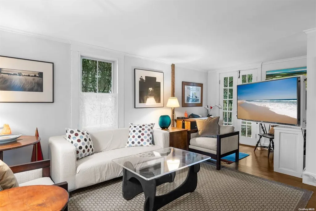 28 Bowden Square Southampton NY 11968