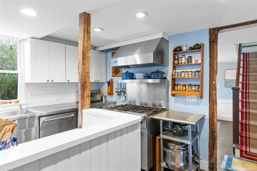 28 Bowden Square Southampton NY 11968