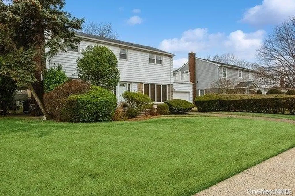 149 Rose Lane New Hyde Park NY 11040