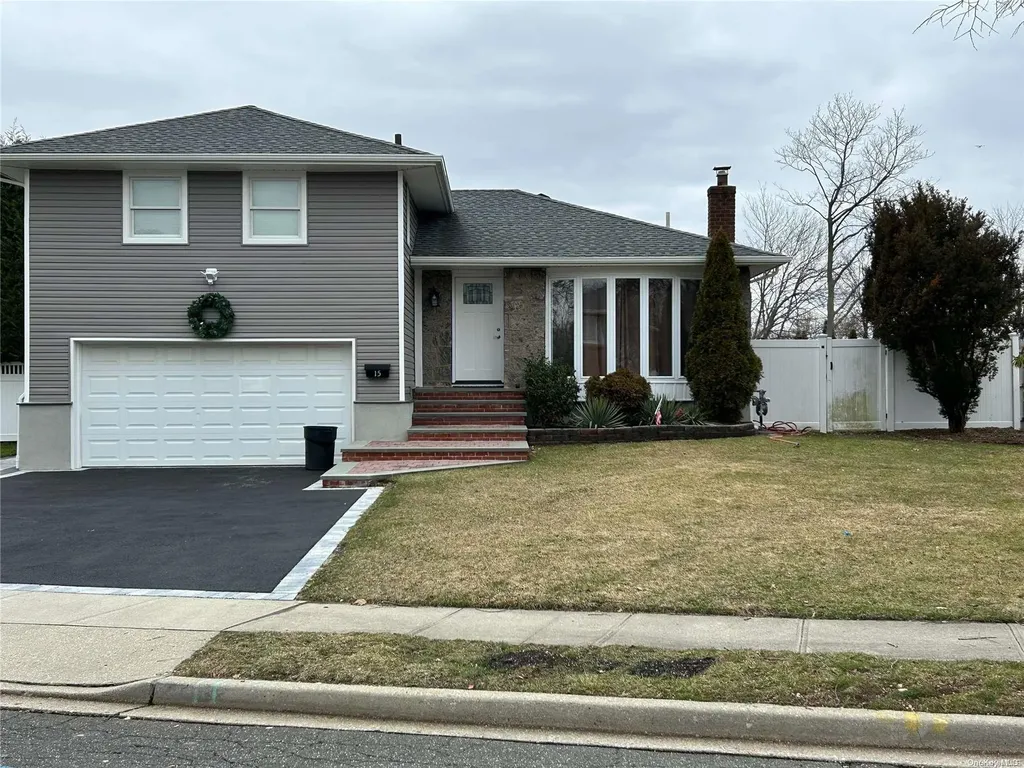 15 Theodore Drive Plainview NY 11803