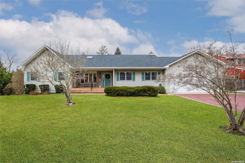 186 Cedar Avenue Islip NY 11751