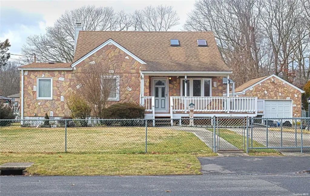 1206 Minerva Avenue West Islip NY 11795