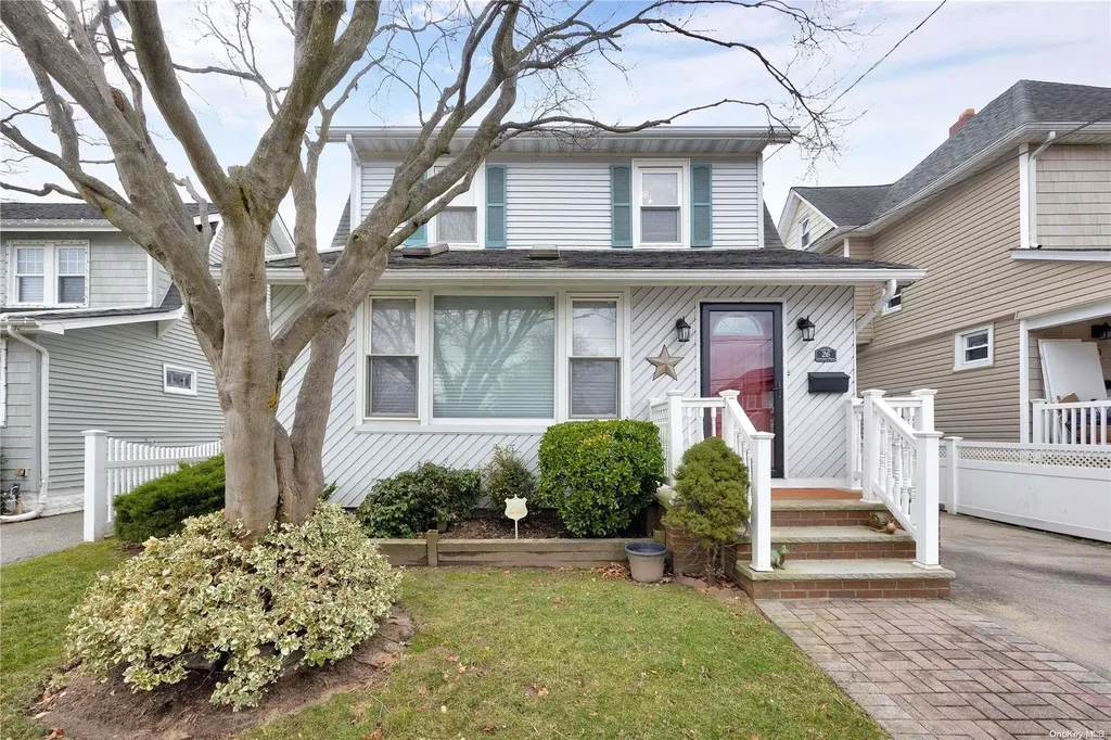 26 Windsor Place Lynbrook NY 11563