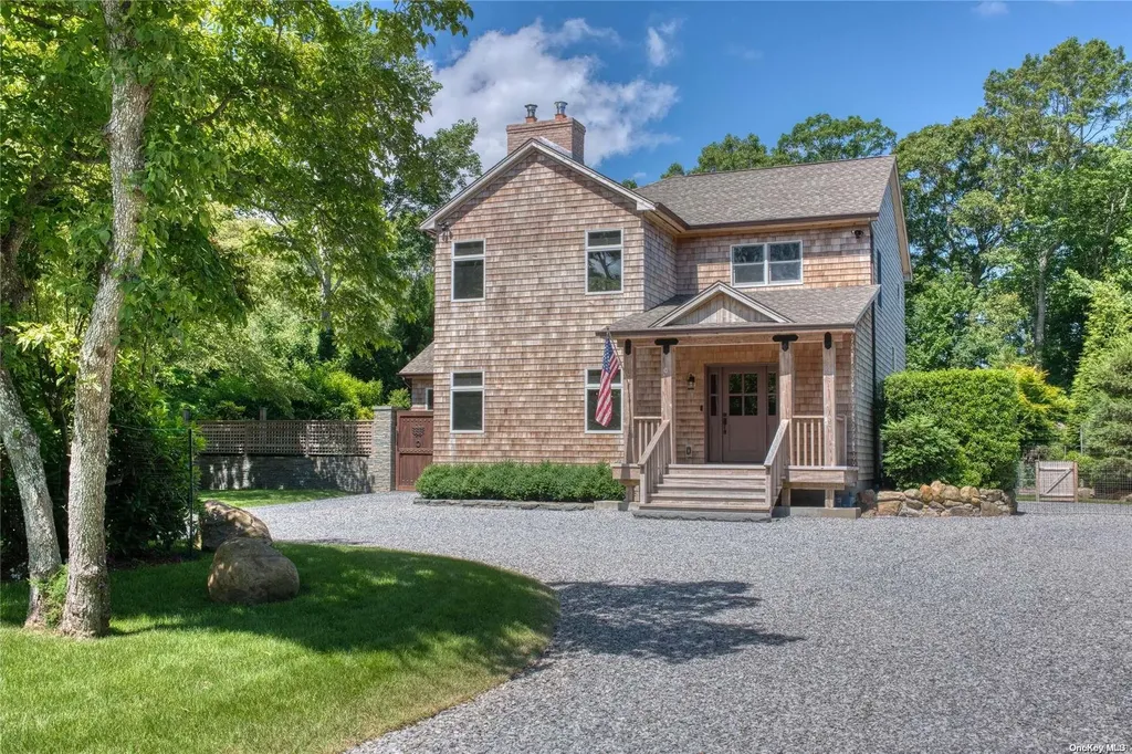 16 Pembroke Drive East Hampton NY 11937