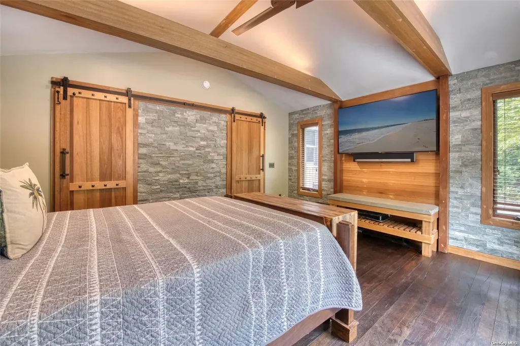 16 Pembroke Drive East Hampton NY 11937
