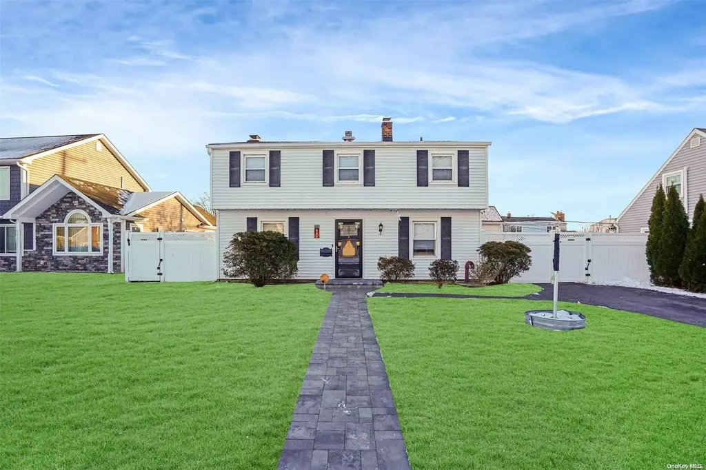 68 Sugar Maple Road Levittown NY 11756