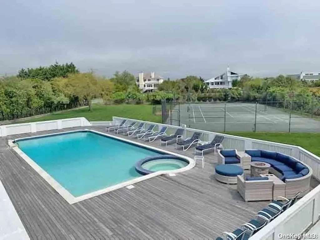 8 Stacy Drive Westhampton Beach NY 11978