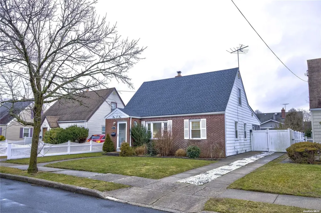 101 Wood Lane Valley Stream NY 11581