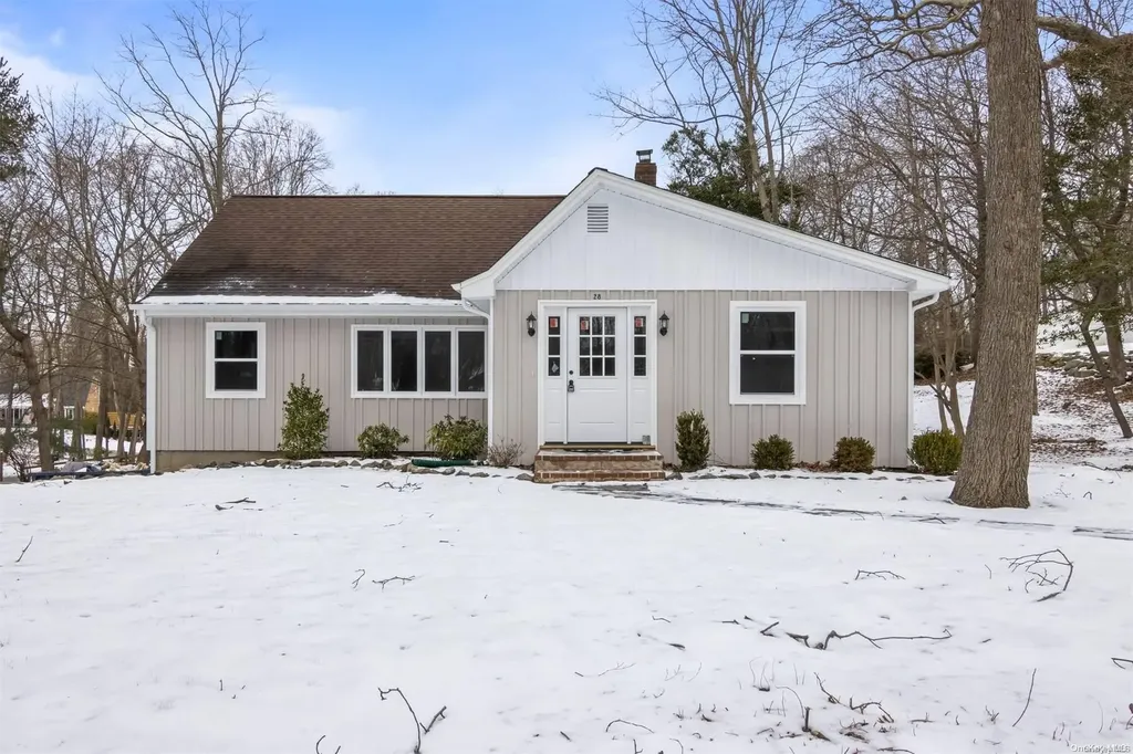 28 Briarcliff Road Shoreham NY 11786