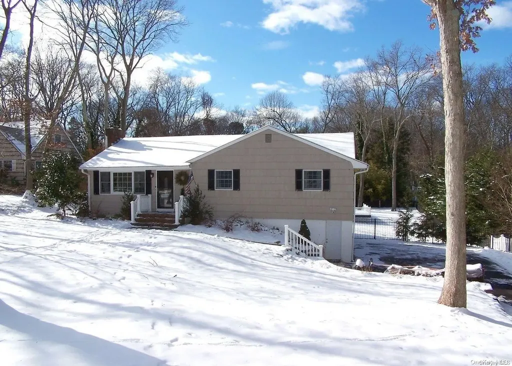 50 Mud Road Setauket NY 11733