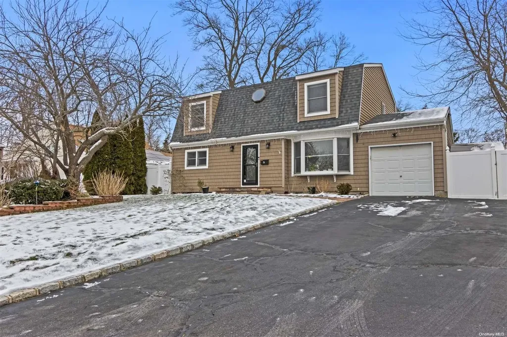 9 Georgetown Place Smithtown NY 11787