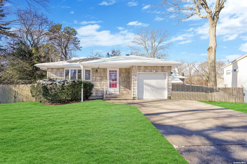42 Ronkonkoma Boulevard Centereach NY 11720
