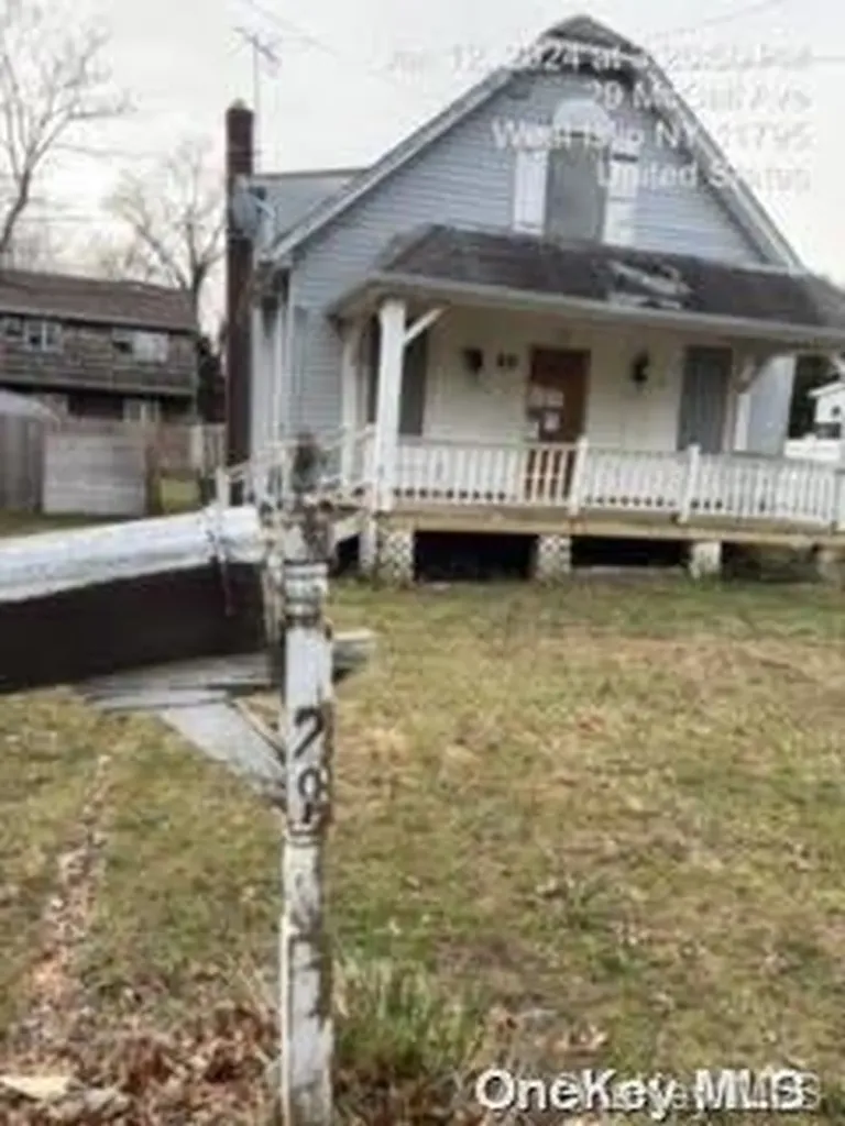 29 Mccall Avenue West Islip NY 11795