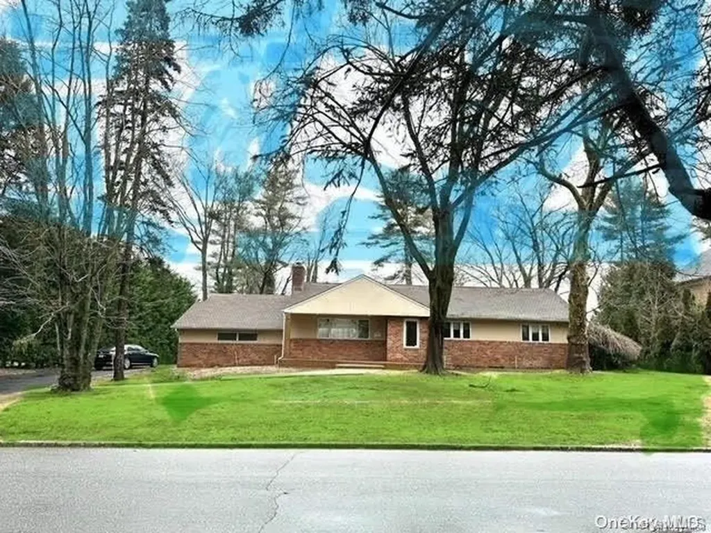 4 Ridgeway Drive Great Neck NY 11024