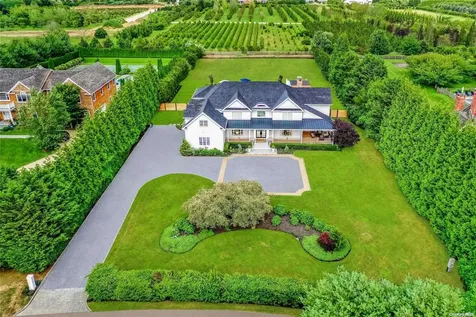 16 Jordan Drive Water Mill NY 11976
