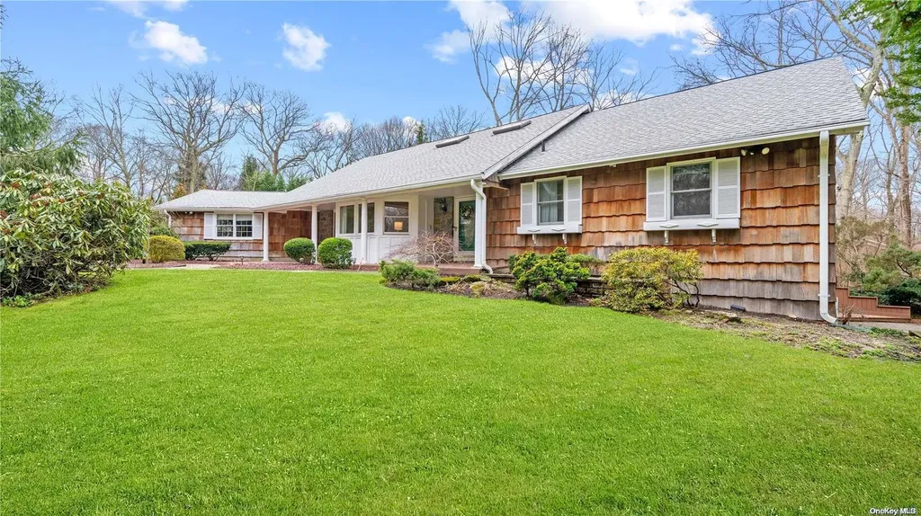 24 Ryder Avenue Dix Hills NY 11746