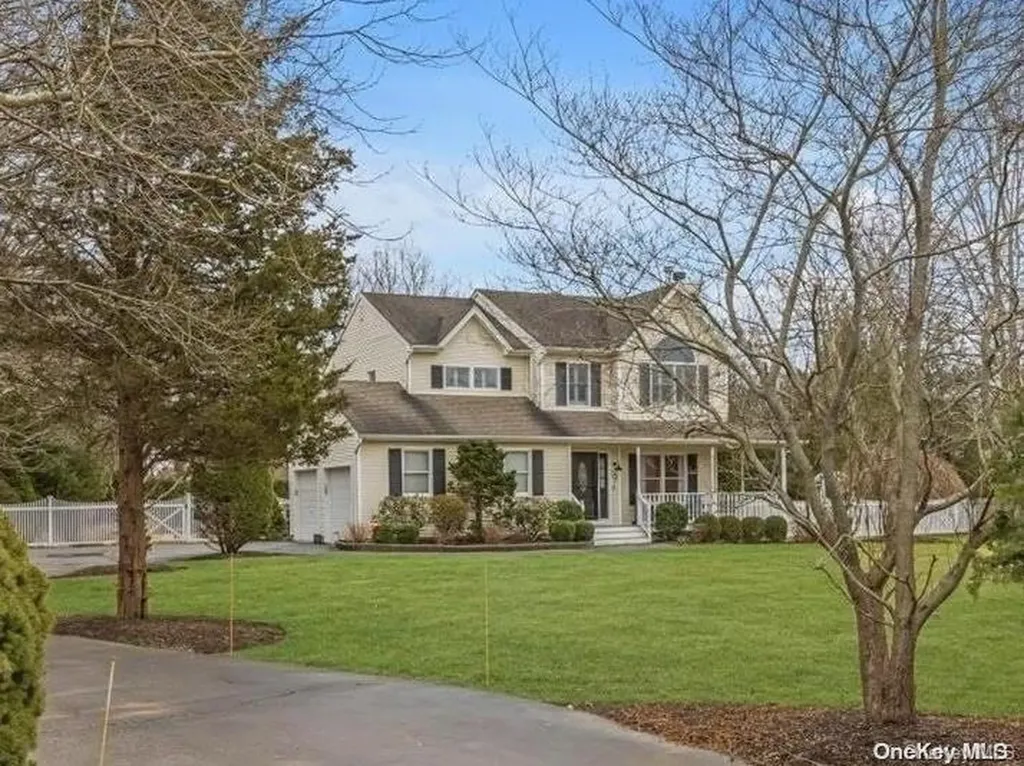 9 Bay Run Jamesport NY 11947