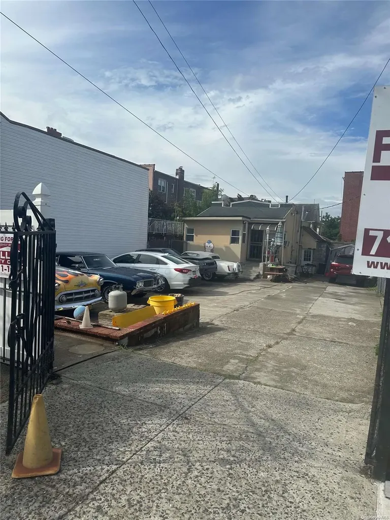 2662 Bath Avenue Brooklyn NY 11214