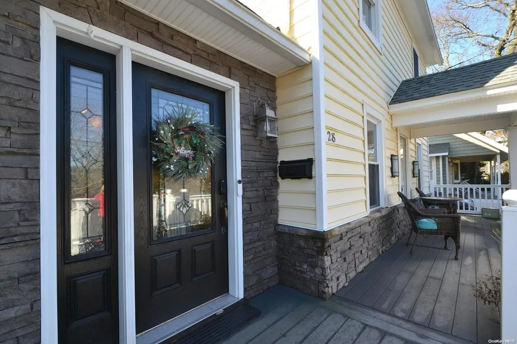 28 Arthur Avenue Blue Point NY 11715