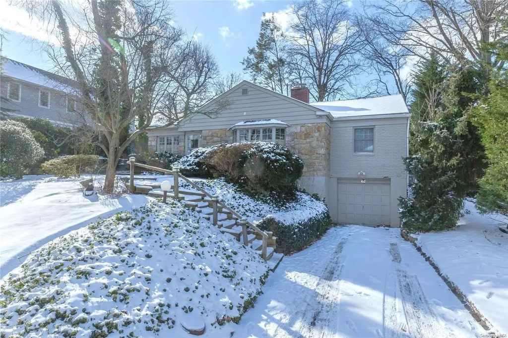 62 Westminster Road Great Neck NY 11020