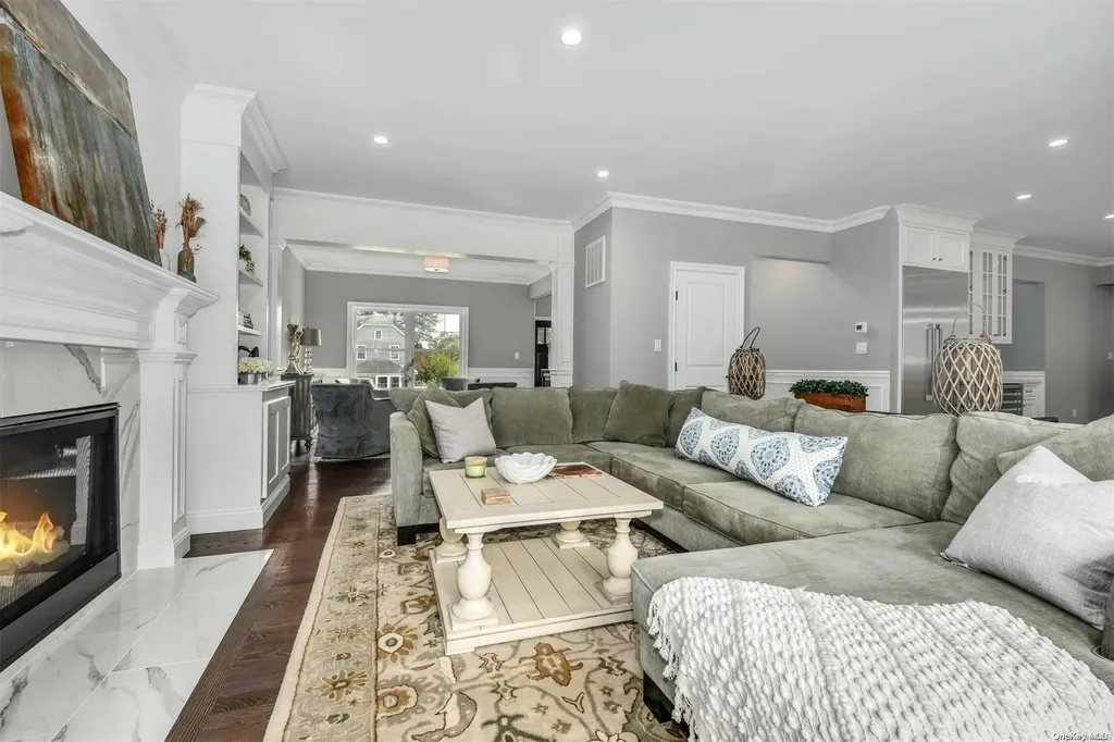 76 Candy Lane Syosset NY 11791