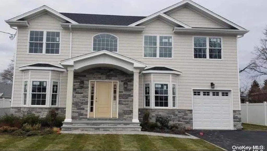 76 Candy Lane Syosset NY 11791