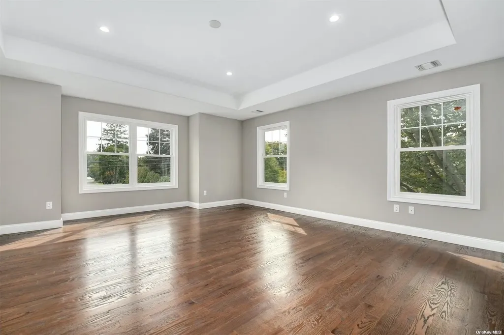 76 Candy Lane Syosset NY 11791