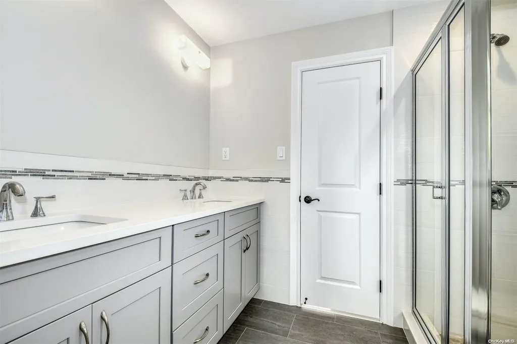 76 Candy Lane Syosset NY 11791