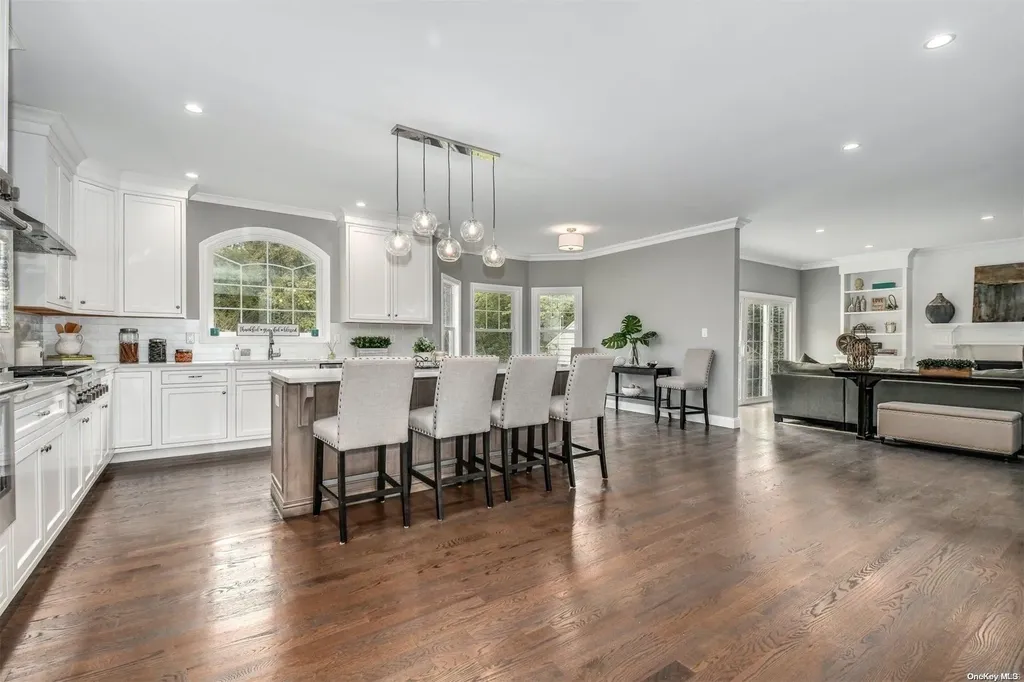 76 Candy Lane Syosset NY 11791