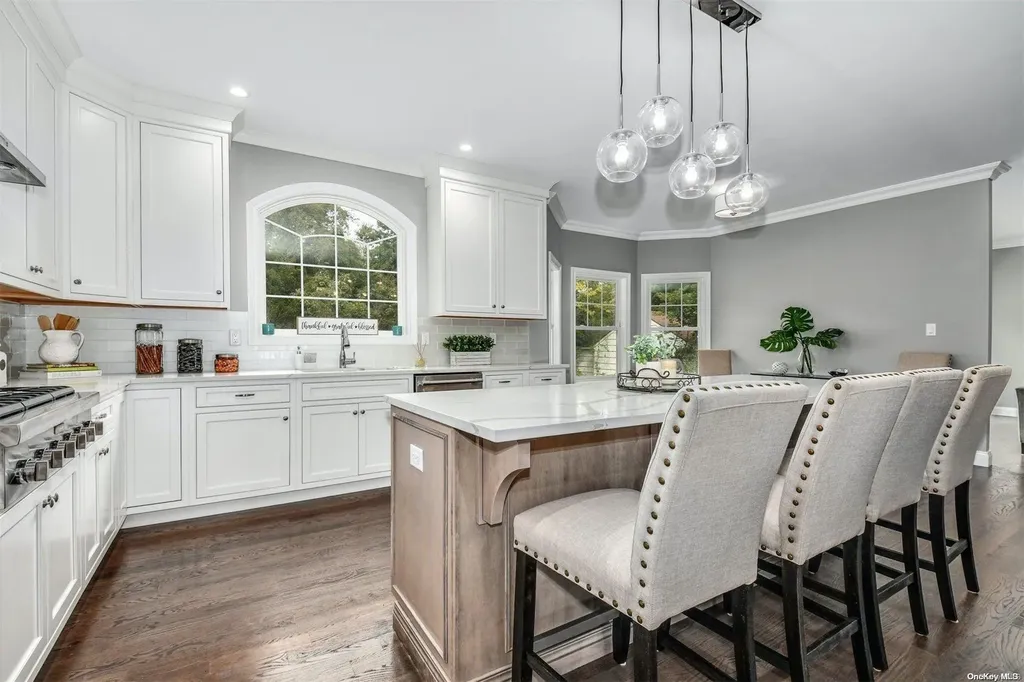76 Candy Lane Syosset NY 11791