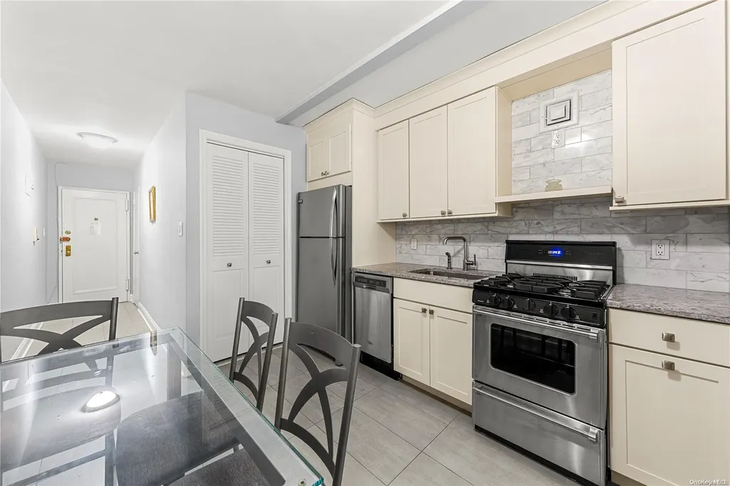 221 Mcdonald Avenue Brooklyn NY 11218