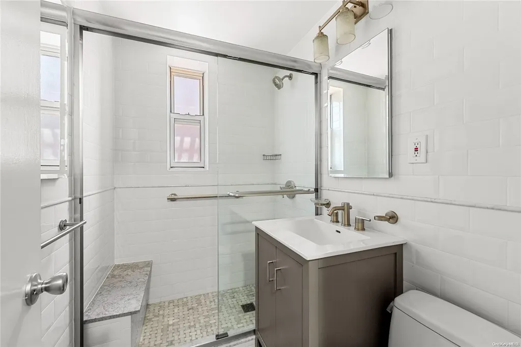 221 Mcdonald Avenue Brooklyn NY 11218