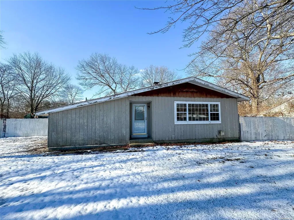1429 William Floyd Parkway Shirley NY 11967