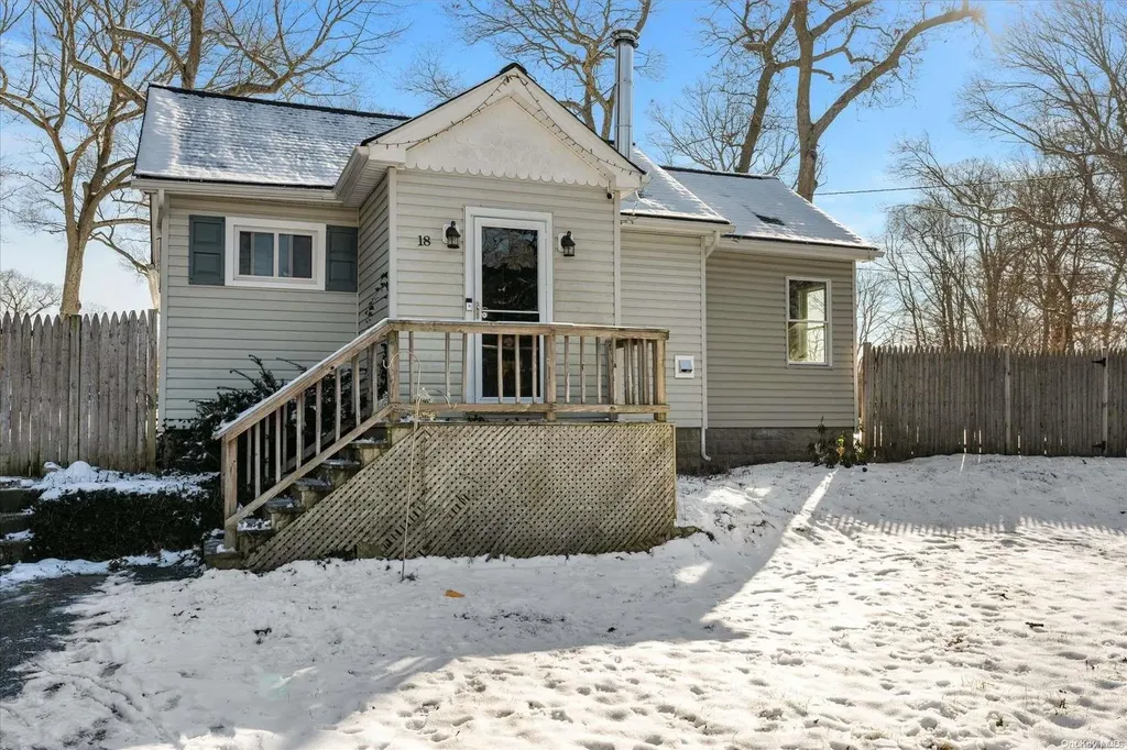 18 Denis Lane Middle Island NY 11953