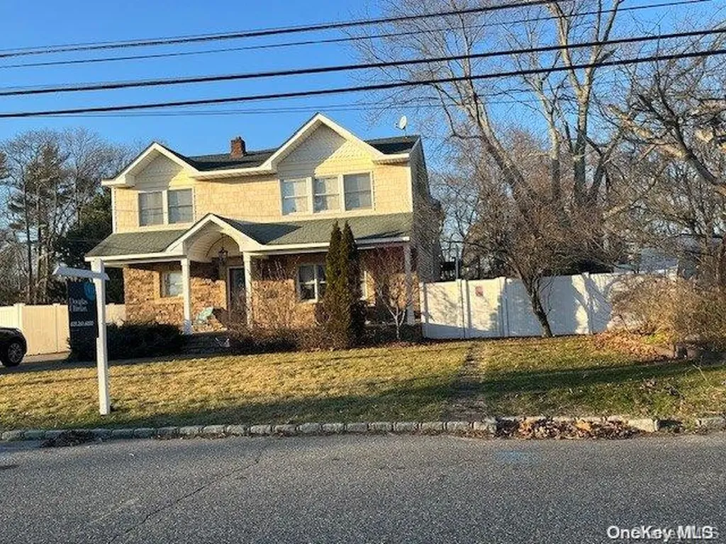 309 Aster Road West Islip NY 11795