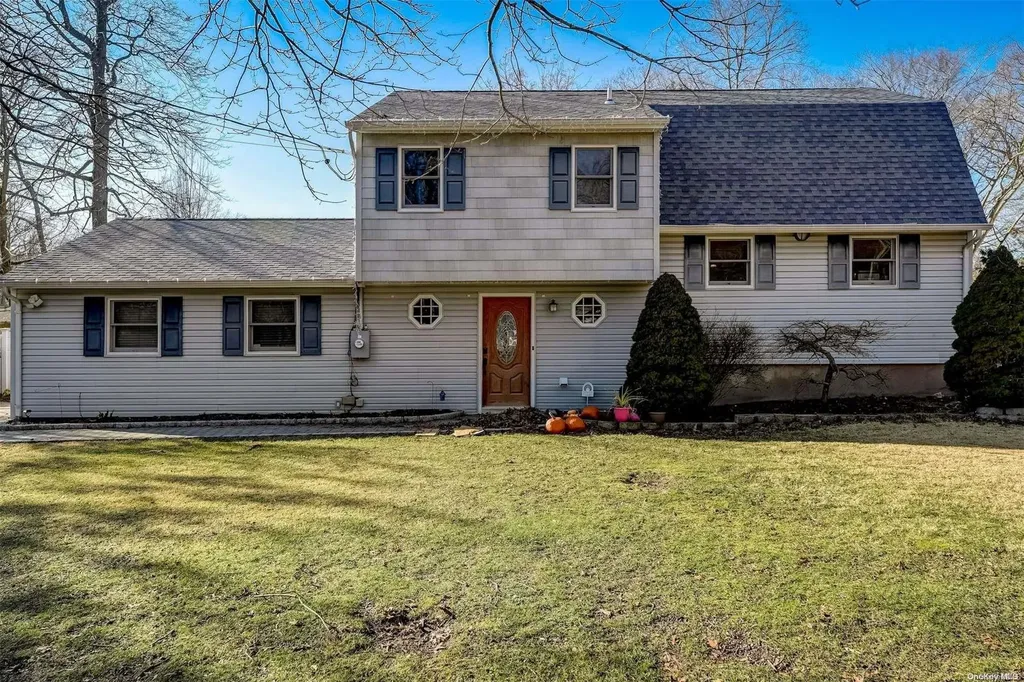 12 Highland Down Shoreham NY 11786