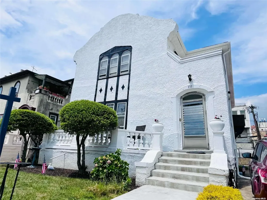111 W Walnut Street Long Beach NY 11561