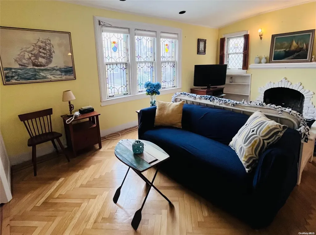 111 W Walnut Street Long Beach NY 11561