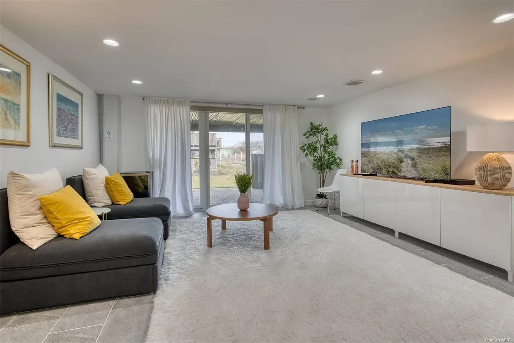 3029 Mitchell Road Westhampton Beach NY 11978