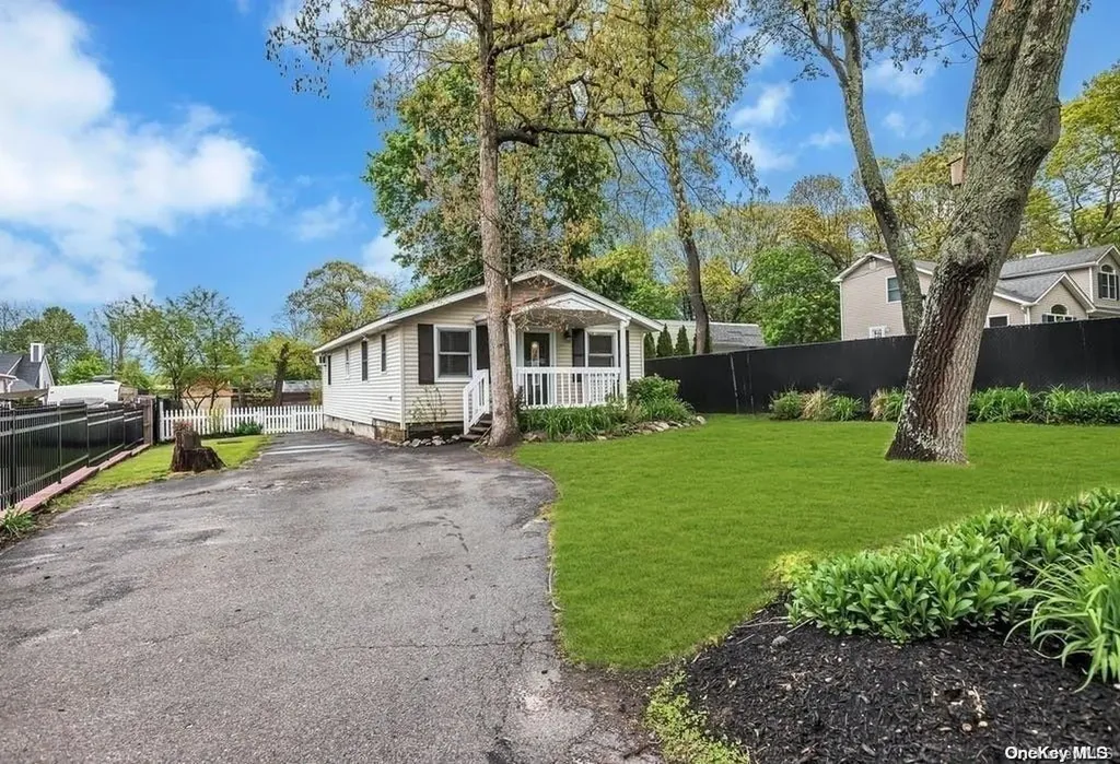 75 Argyle Avenue Selden NY 11784